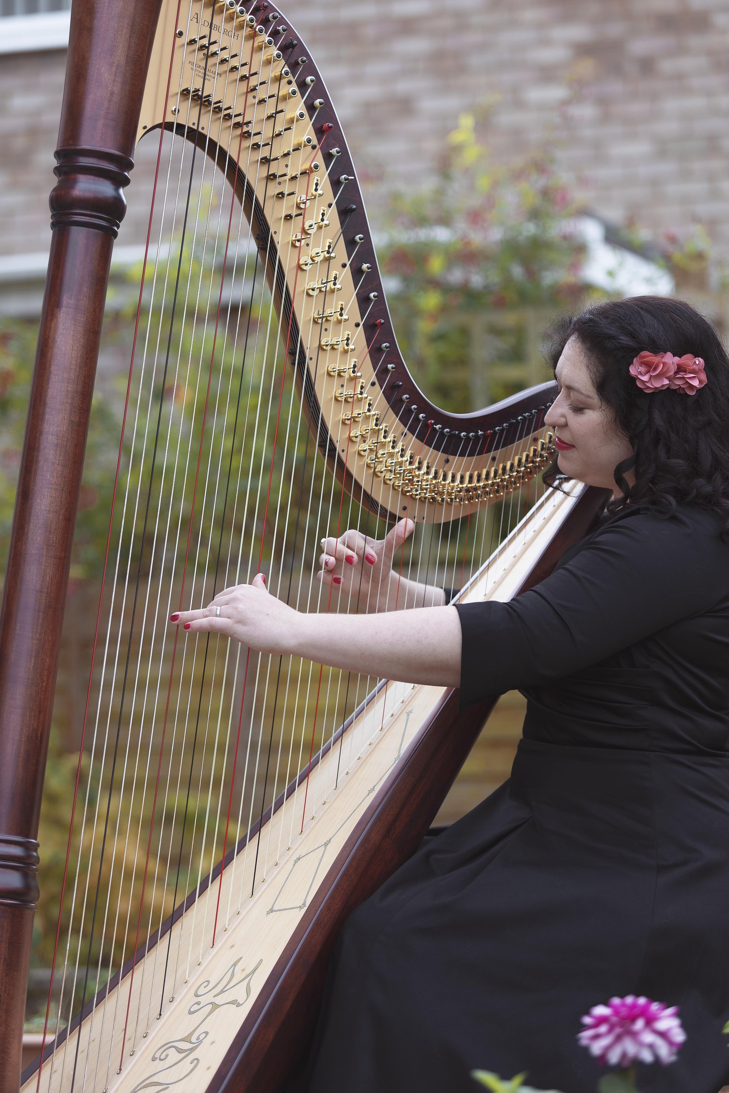 Maria Trotter with her harp
