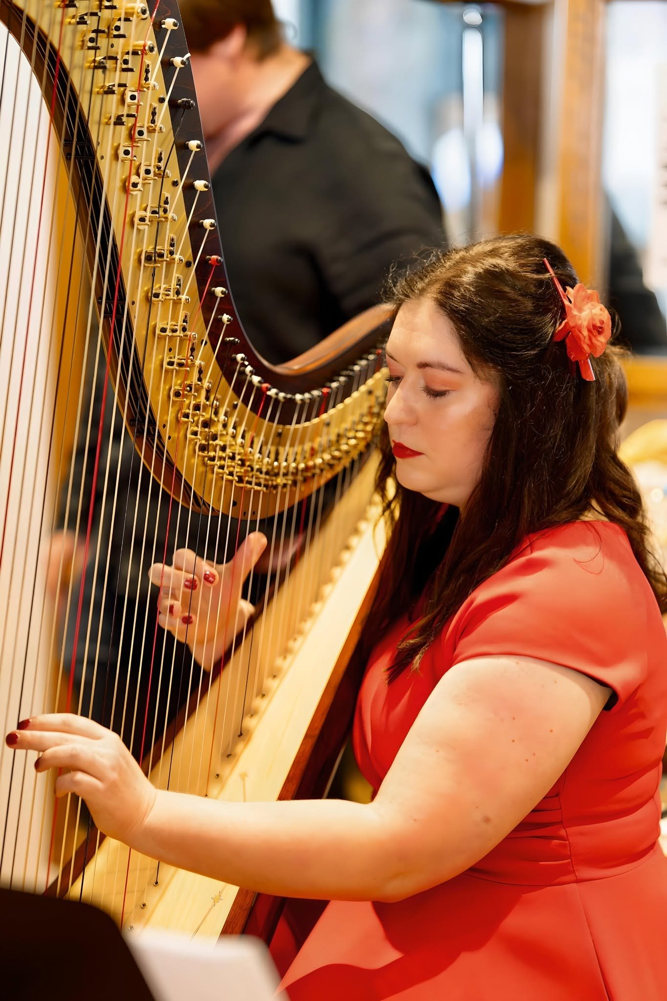 Maria Trotter with her harp