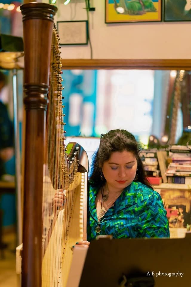 Maria Trotter with her harp