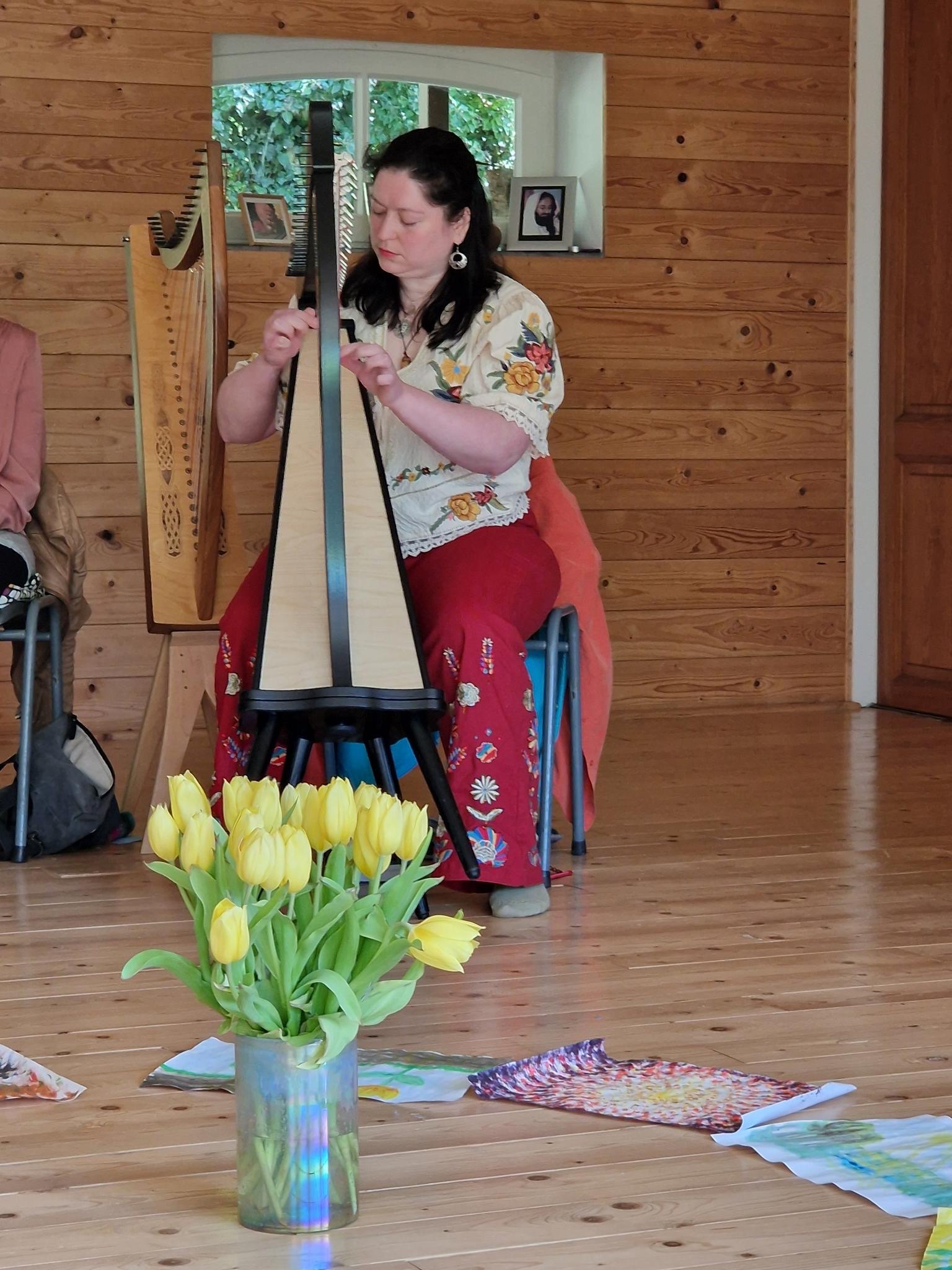 Maria Trotter with her harp