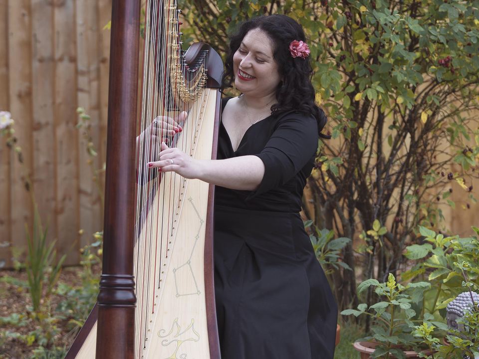 Maria Trotter with her harp
