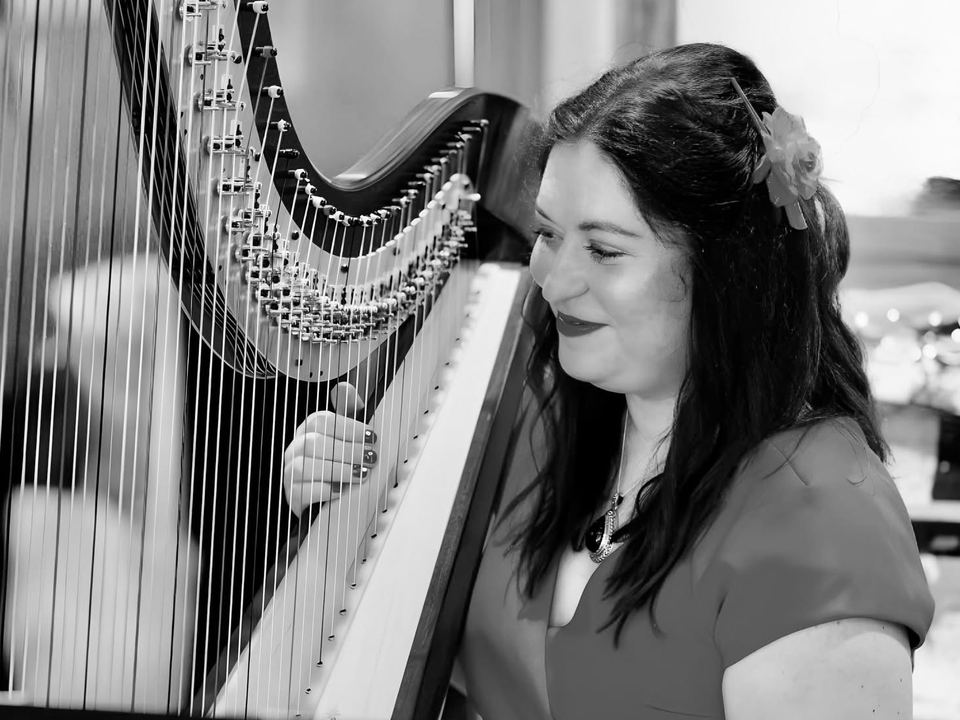 Maria Trotter with her harp