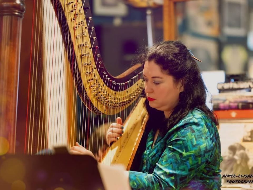 Maria Trotter with her harp
